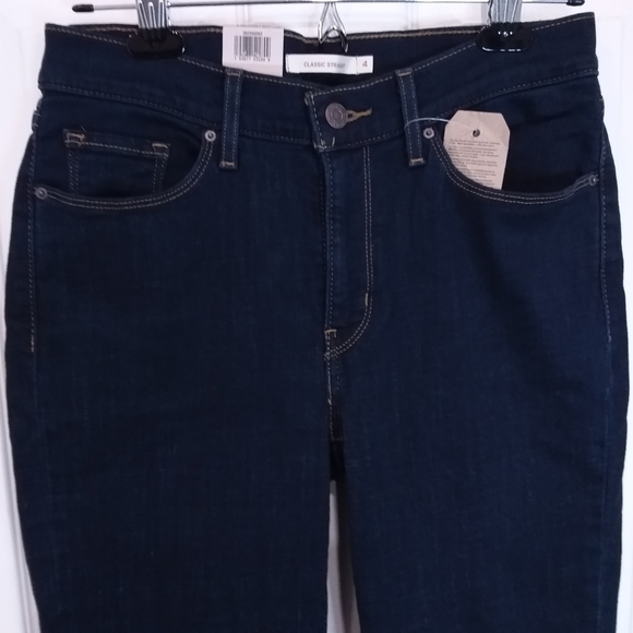 Women's Levi's Classic Straight Mid Rise Jeans 27W by 30L New with Tags - Picture 3 of 12